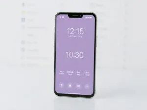 Jak ustawić zegar na ekranie głównym i blokady w telefonie?